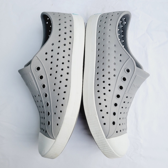 Native Unisex Gray Jefferson Slip-on Perforated Shoe - size M7/W9 - Picture 7 of 8